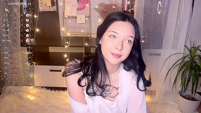 EmmaKittyCat online show from November 2025 07:59:02 PM