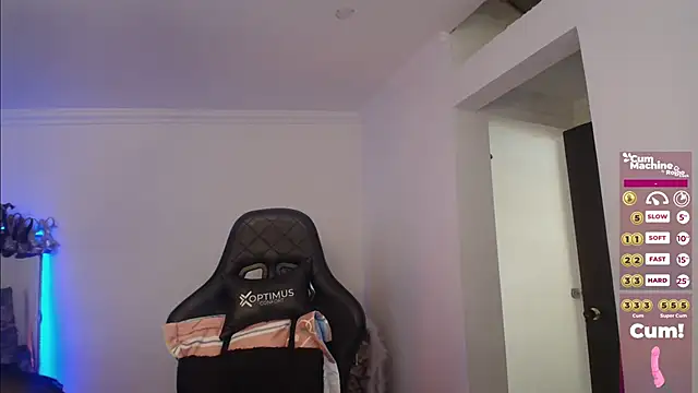 Snapshot of Madame_Shein_ chatting on December 2024 12:54:02 PM Madame Shein online show from December 2024 12:54:02 PM