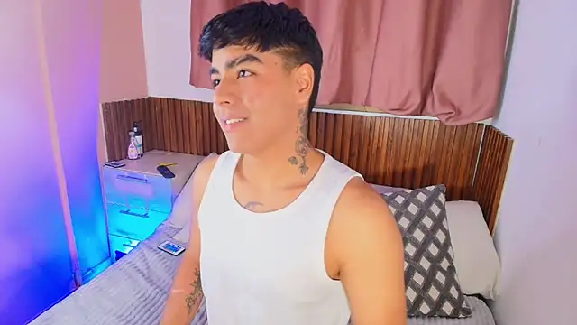 kiing azahell online show from February 2026 12:03:01 AM