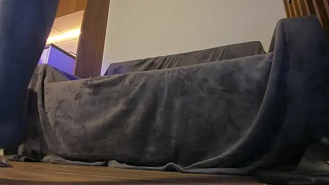 Snapshot of Yuriko_May chatting on February 2025 11:04:02 PM Yuriko May online show from February 2025 11:04:02 PM