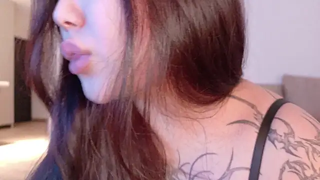 Snapshot of Yuriko_May chatting on November 2025 04:06:01 PM Yuriko May online show from November 2025 04:06:01 PM