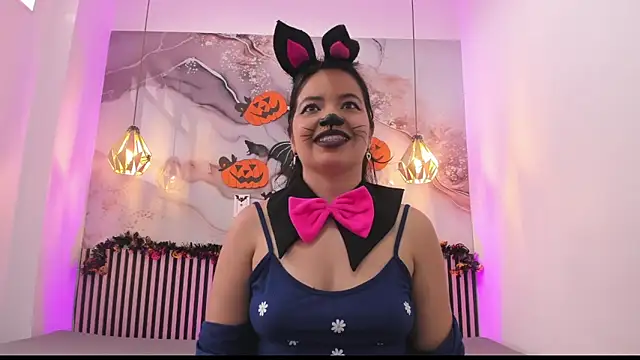 Snapshot of EvelynSweet1 chatting on October 2025 07:59:01 PM EvelynSweet1 online show from October 2025 07:59:01 PM