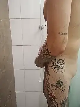 Snapshot of rolesexy chatting on December 2024 01:37:02 AM rolesexy online show from December 2024 01:37:02 AM