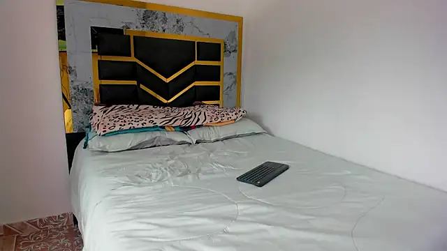 Snapshot of MattDevon chatting on October 2025 05:36:02 PM MattDevon online show from October 2025 05:36:02 PM