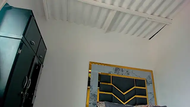 Snapshot of MattDevon chatting on October 2025 12:50:02 PM MattDevon online show from October 2025 12:50:02 PM