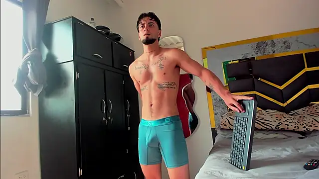 Snapshot of MattDevon chatting on November 2025 06:41:01 PM MattDevon online show from November 2025 06:41:01 PM