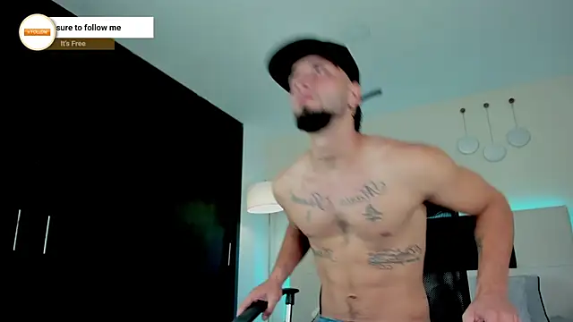 Snapshot of MattDevon chatting on November 2025 03:50:01 AM MattDevon online show from November 2025 03:50:01 AM