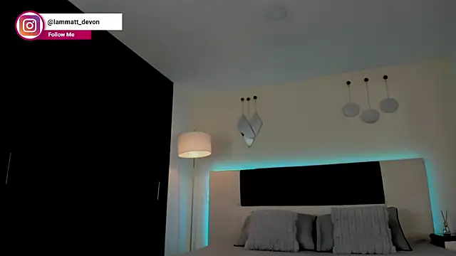 Snapshot of MattDevon chatting on December 2025 04:40:02 AM MattDevon online show from December 2025 04:40:02 AM