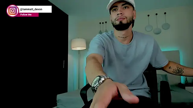 Snapshot of MattDevon chatting on December 2025 03:58:02 AM MattDevon online show from December 2025 03:58:02 AM