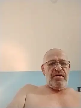 Snapshot of geilerschwanz64 chatting on November 2025 06:40:02 PM geilerschwanz64 online show from November 2025 06:40:02 PM