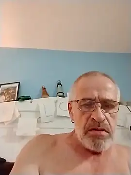 Snapshot of geilerschwanz64 chatting on December 2025 04:33:02 AM geilerschwanz64 online show from December 2025 04:33:02 AM