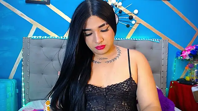 Snapshot of _Empera_ chatting on January 2025 12:43:02 AM Empera online show from January 2025 12:43:02 AM