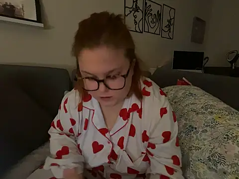 Snapshot of Tallulah-mae-xoxox chatting on January 2025 08:21:02 PM Tallulah-mae-xoxox online show from January 2025 08:21:02 PM