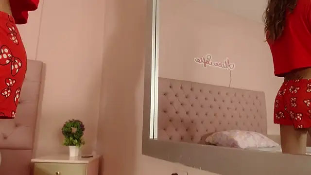 alice sofia online show from October 2025 12:59:01 PM