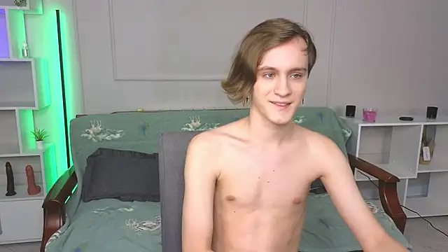 Snapshot of nikompell chatting on January 2025 03:07:02 AM nikompell online show from January 2025 03:07:02 AM