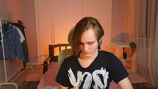 Snapshot of nikompell chatting on March 2025 11:49:01 PM nikompell online show from March 2025 11:49:01 PM