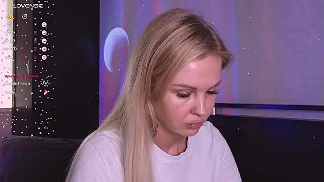 Snapshot of Erotic_Ann chatting on February 2025 07:00:02 AM Erotic Ann online show from February 2025 07:00:02 AM