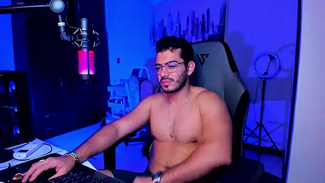 BrunoD31 online show from November 2025 04:33:02 AM