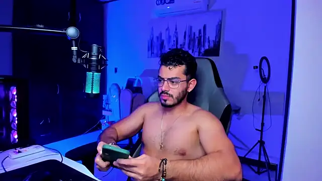 BrunoD31 online show from December 2025 04:19:02 AM