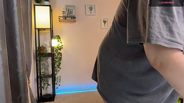 Snapshot of Lella_Ryann_ chatting on November 2025 01:54:02 PM Lella Ryann online show from November 2025 01:54:02 PM