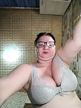 Snapshot of Holly-69 chatting on July 2026 04:57:01 PM Holly-69 online show from July 2026 04:57:01 PM