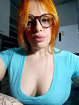 Snapshot of Bellatriz-horse chatting on December 2025 03:34:01 AM Bellatriz-horse online show from December 2025 03:34:01 AM