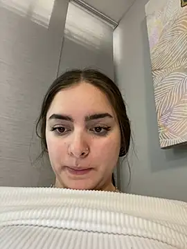 imlindapink online show from February 2025 05:01:02 PM