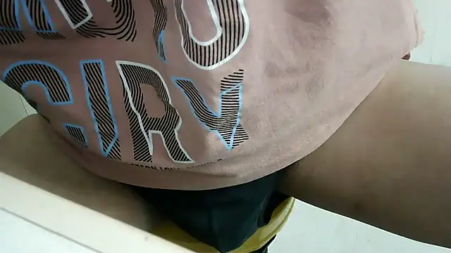 Snapshot of XiaoGuoGuo284512 chatting on January 2025 02:28:02 PM XiaoGuoGuo284512 online show from January 2025 02:28:02 PM