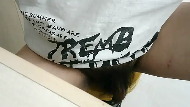 Snapshot of XiaoGuoGuo284512 chatting on October 2025 10:11:02 PM XiaoGuoGuo284512 online show from October 2025 10:11:02 PM