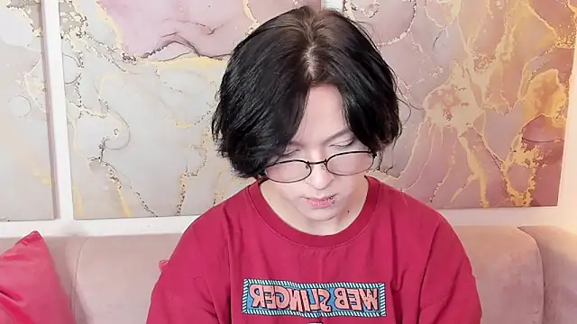 Snapshot of fiamoory chatting on October 2025 06:05:01 AM fiamoory online show from October 2025 06:05:01 AM