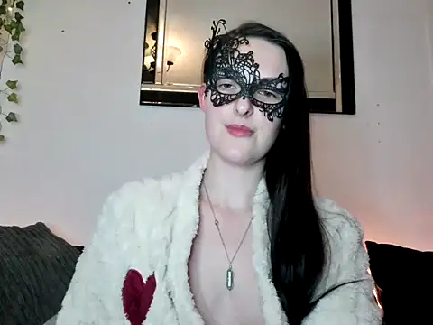 LexiSnowUK online show from January 2025 08:01:01 PM