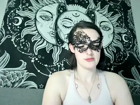 LexiSnowUK online show from February 2025 09:25:02 AM