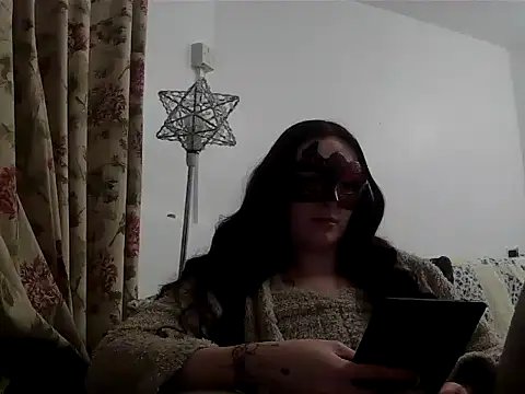 LexiSnowUK online show from February 2026 09:42:01 PM