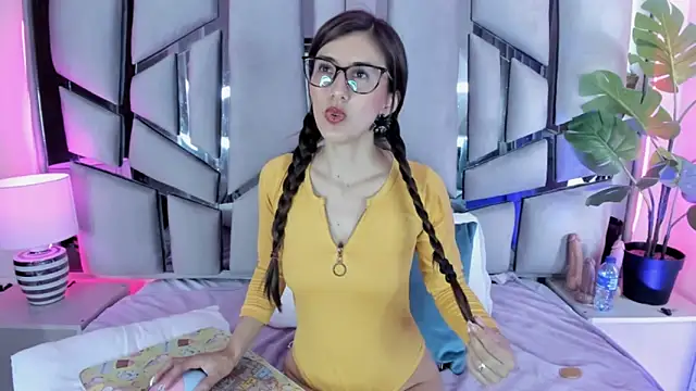  jade white  online show from November 2025 01:56:02 PM