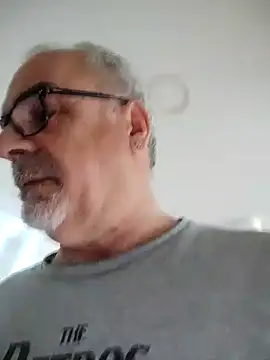 Snapshot of Satiro_Sevilla chatting on March 2025 08:08:01 AM Satiro Sevilla online show from March 2025 08:08:01 AM