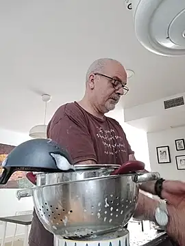 Snapshot of Satiro_Sevilla chatting on November 2025 11:31:02 AM Satiro Sevilla online show from November 2025 11:31:02 AM