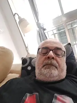 Snapshot of Satiro_Sevilla chatting on December 2025 02:48:01 PM Satiro Sevilla online show from December 2025 02:48:01 PM