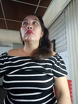 anniecoopeer online show from March 2025 10:05:02 PM