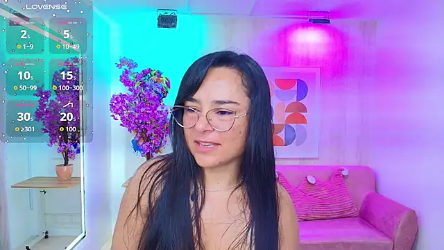 Snapshot of Tiara_rr chatting on October 2025 12:33:01 PM Tiara rr online show from October 2025 12:33:01 PM