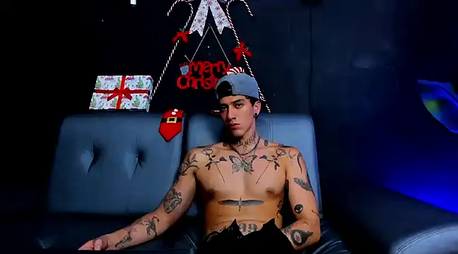 JUSTIN FULLER1 online show from December 2024 04:58:01 PM