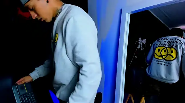 JUSTIN FULLER1 online show from December 2024 03:00:01 PM