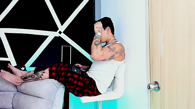 JUSTIN FULLER1 online show from October 2025 09:25:01 PM