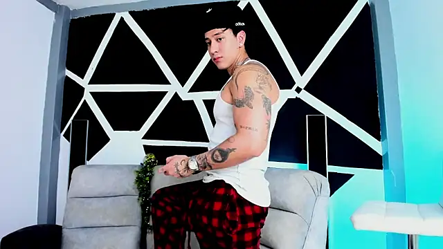 JUSTIN FULLER1 online show from October 2025 06:09:01 PM