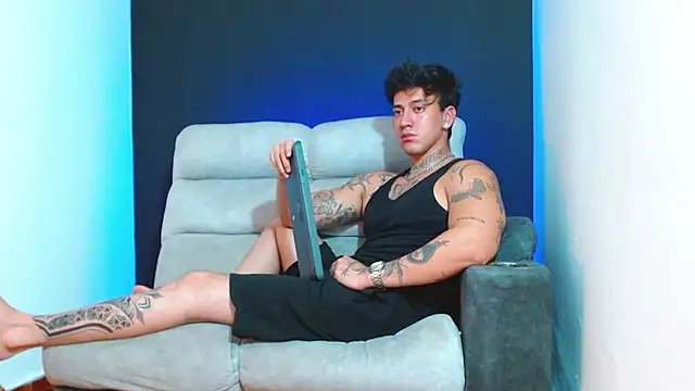 JUSTIN FULLER1 online show from December 2025 03:47:02 AM