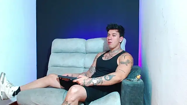 JUSTIN FULLER1 online show from February 2026 02:32:01 AM