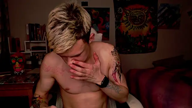 hornyadamsex online show from April 2026 07:16:02 PM