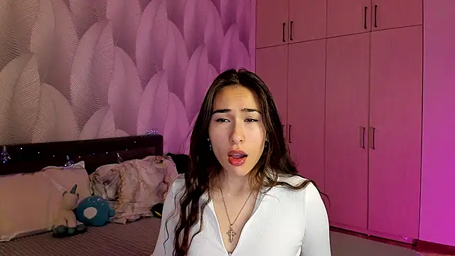 Snapshot of Bambiii_bby chatting on December 2024 02:20:02 AM Bambiii bby online show from December 2024 02:20:02 AM