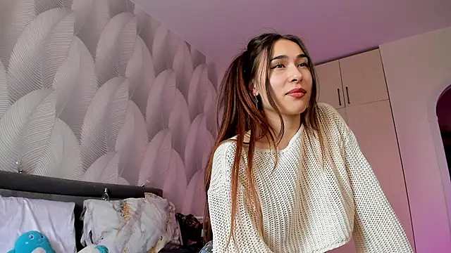 Snapshot of Bambiii_bby chatting on January 2025 05:11:01 AM Bambiii bby online show from January 2025 05:11:01 AM