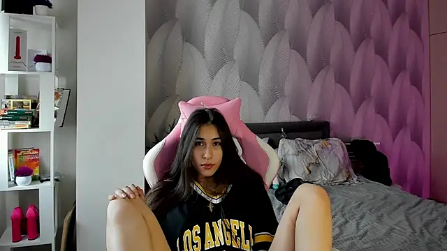 Snapshot of Bambiii_bby chatting on January 2025 08:50:01 AM Bambiii bby online show from January 2025 08:50:01 AM