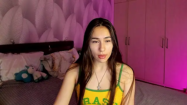 Snapshot of Bambiii_bby chatting on January 2025 02:11:01 AM Bambiii bby online show from January 2025 02:11:01 AM